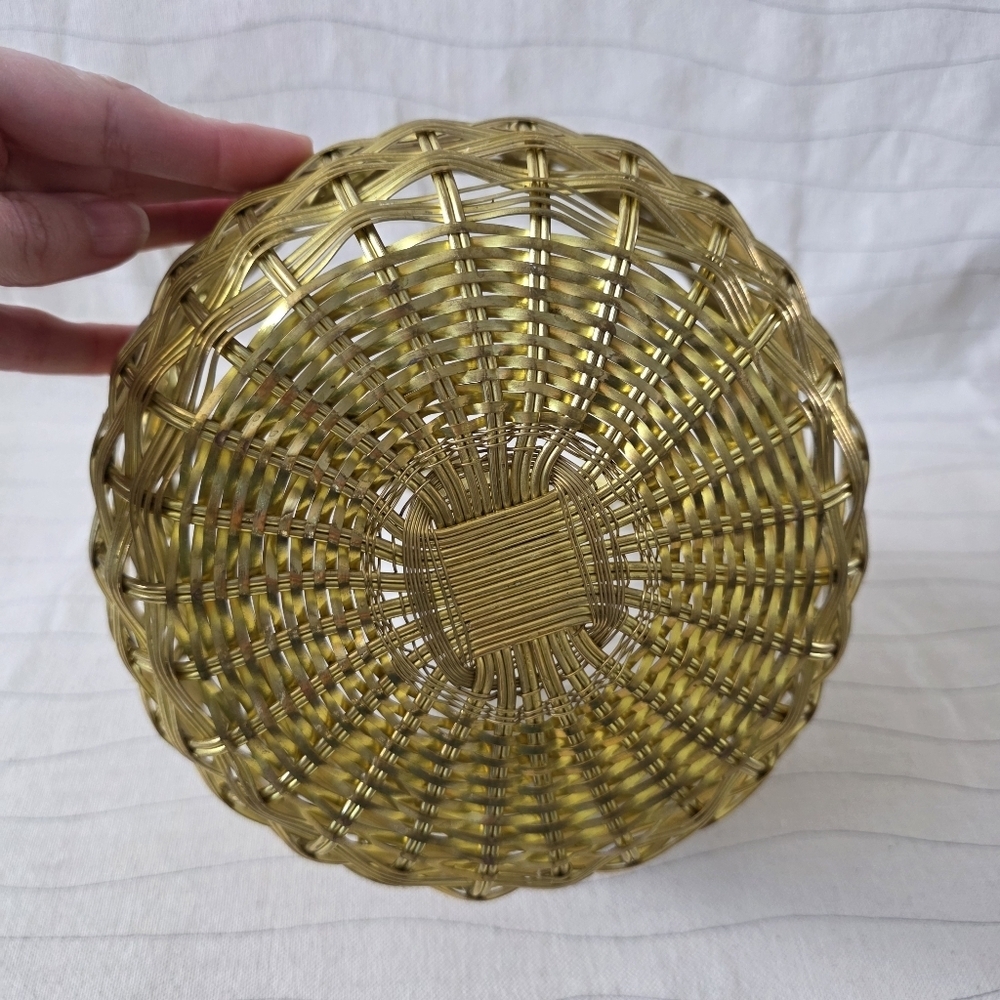 Vintage Brass Woven Metal Basket Decor Metal Moveable Handle 9"x8"x8" Heavy - Picture 3 of 7